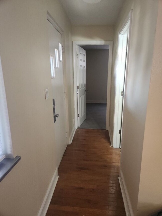 Building Photo - 1601 Broadway