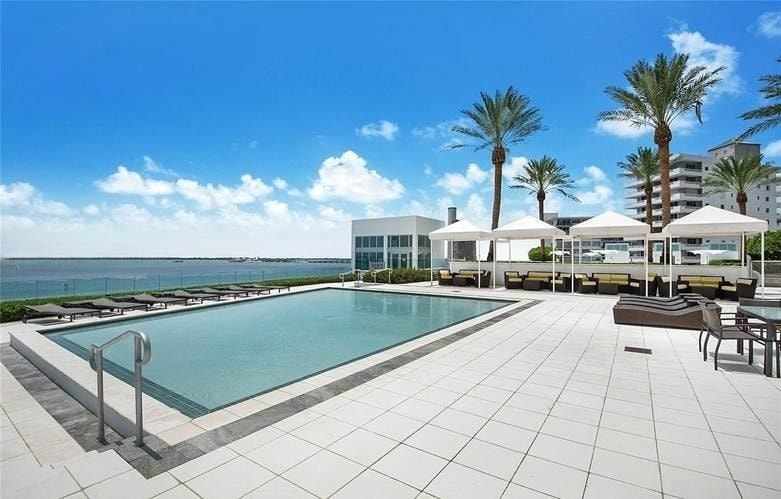 Building Photo - 1331 Brickell Bay Dr