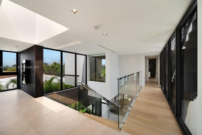Building Photo - 770 S Shore Dr