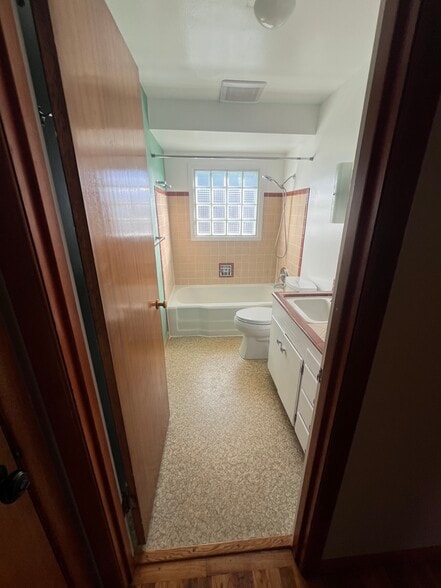 Building Photo - 2344 N Winnifred St