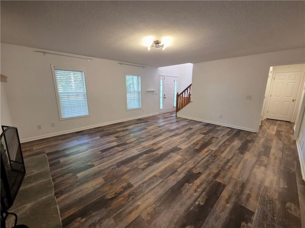 Building Photo - 3060 Glen Wallace Dr