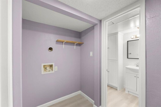 Building Photo - 2121 Hepburn St