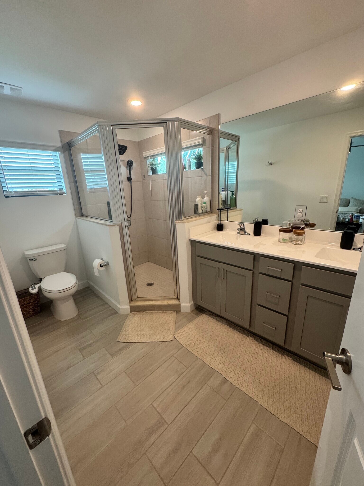 Building Photo - 1011 White Oak Ter