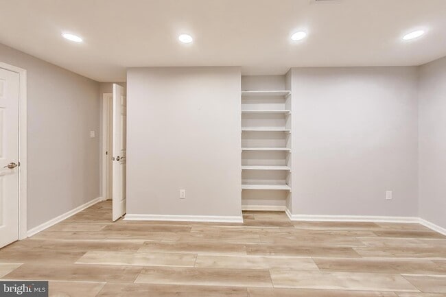 Building Photo - 8017 Rising Ridge Rd