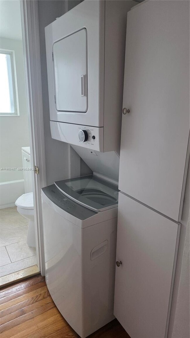 Building Photo - 530 SW 10th St