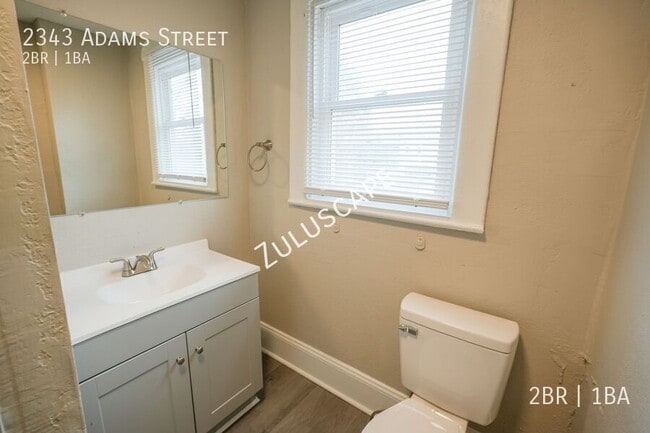 Building Photo - 2343 Adams St