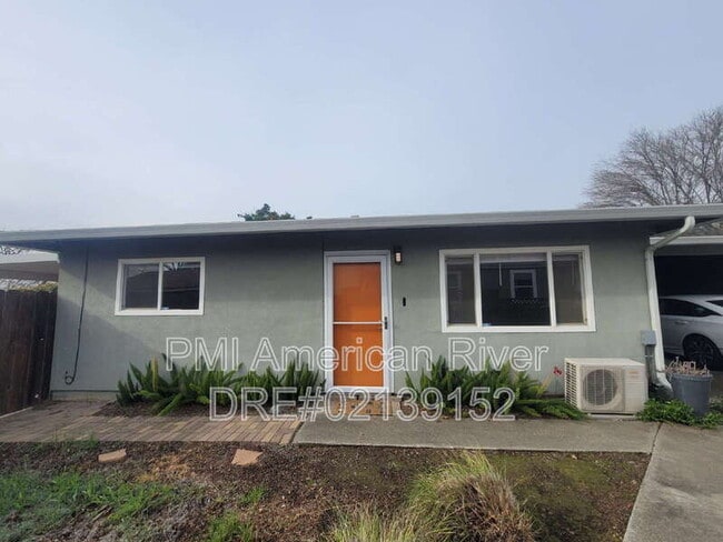 Building Photo - 440 Russell St