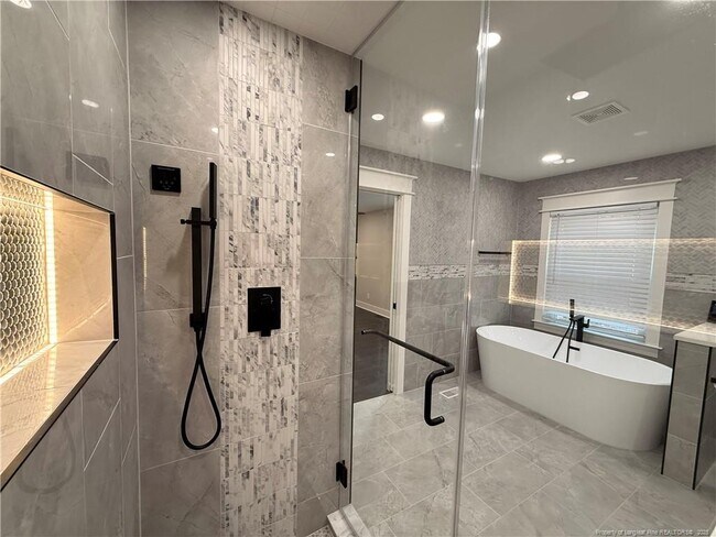 Building Photo - 1610 N Stonegate Dr