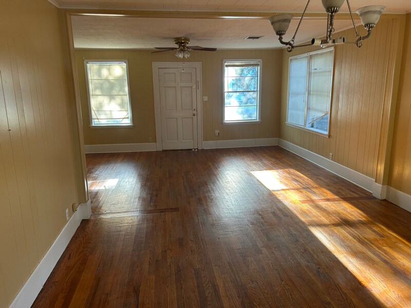 Building Photo - 210 S Horner St