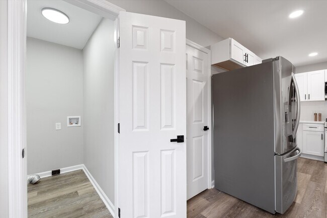 Building Photo - 2589 Bethwood Dr