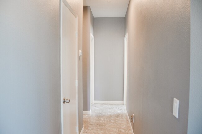 Building Photo - 1381 Soledad Ave