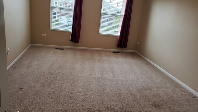 Building Photo - 1034 Ravendale Ct