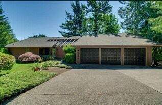 Building Photo - 6790 SW Raleighview Ct