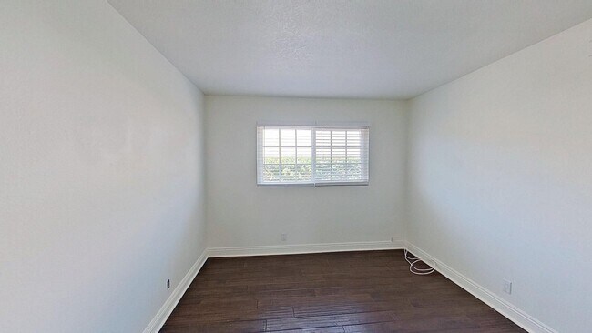 Building Photo - 24671 Paige Cir