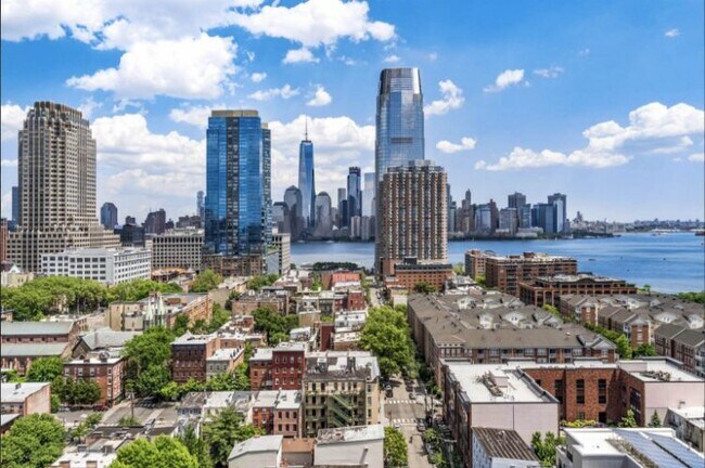 Building Photo - 66 Morris St