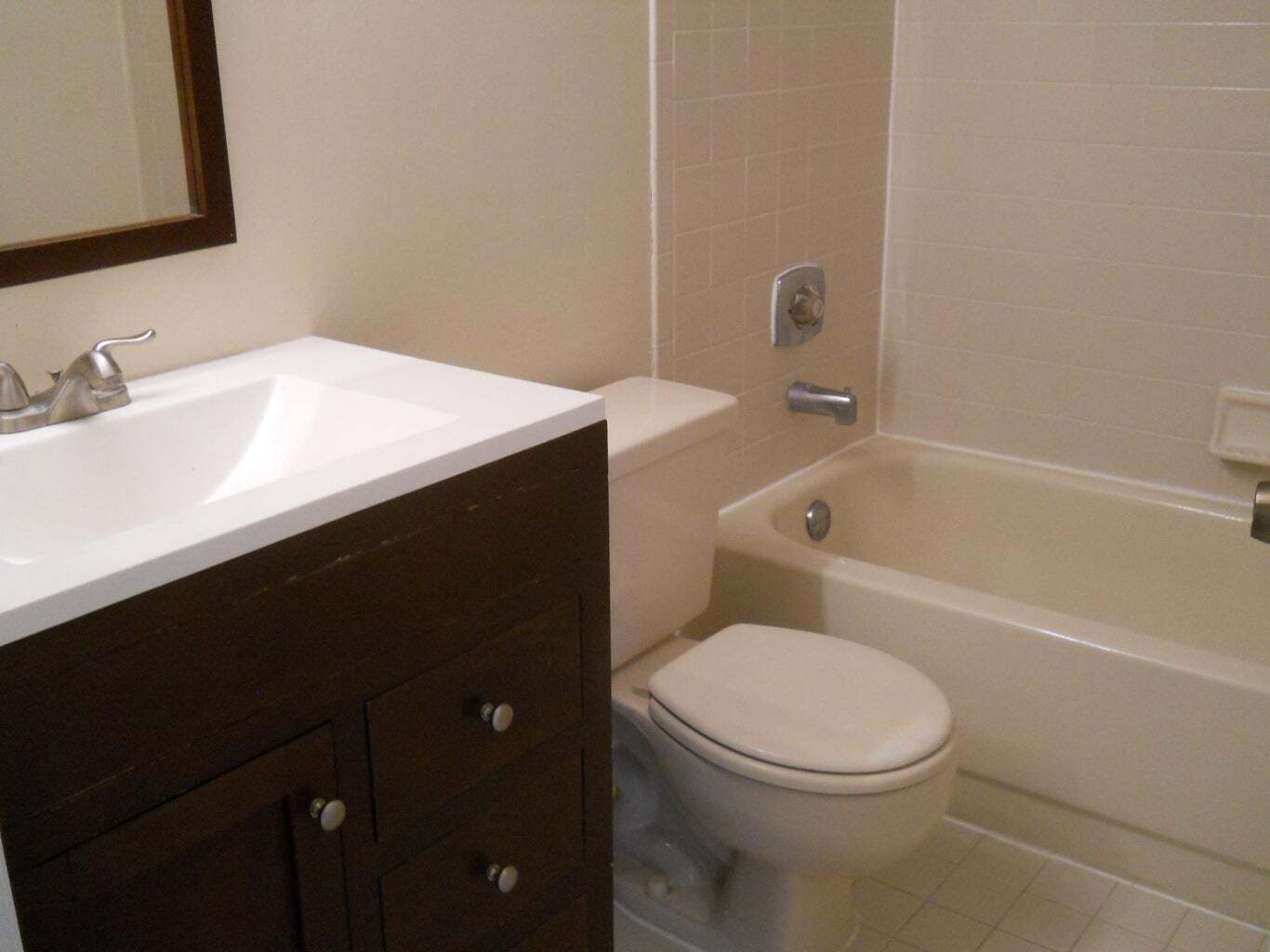 Building Photo - 3955 Village Dr