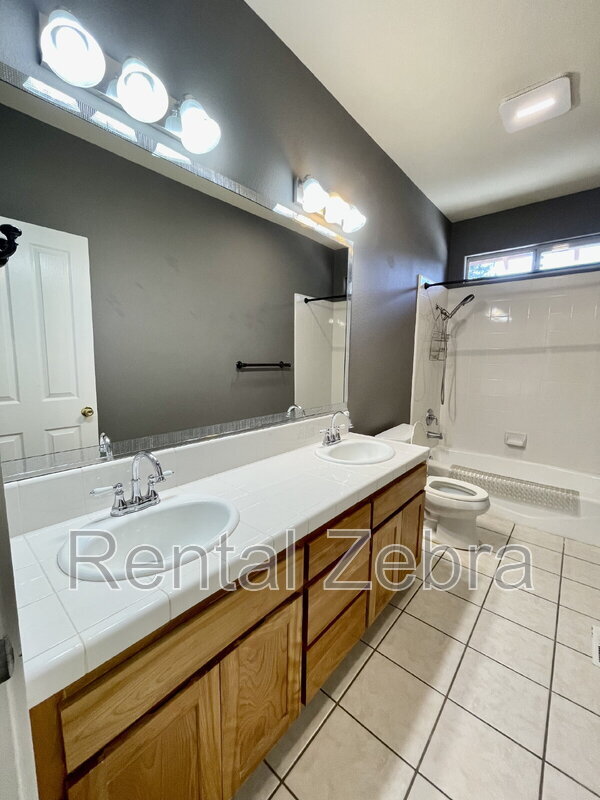 Building Photo - 233 Craftman Ct