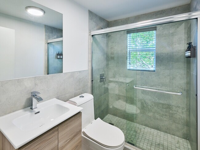 Building Photo - 2020 Washington St