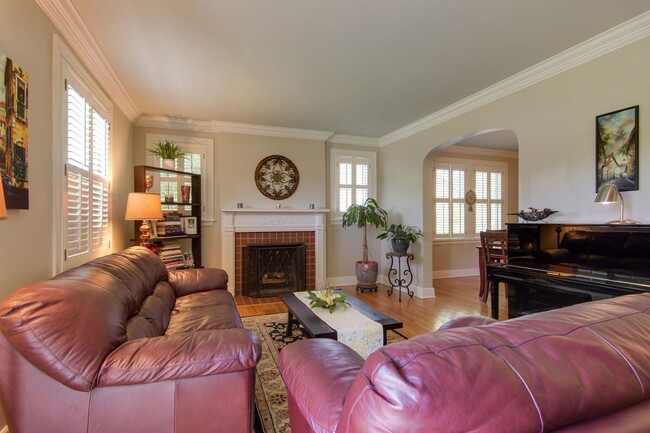 Building Photo - Charming Home in Belle Meade Links, Walkab...