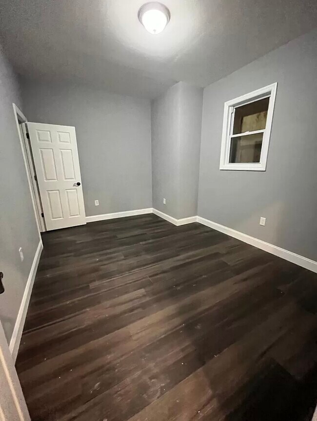 Building Photo - 495 Clinton Ave