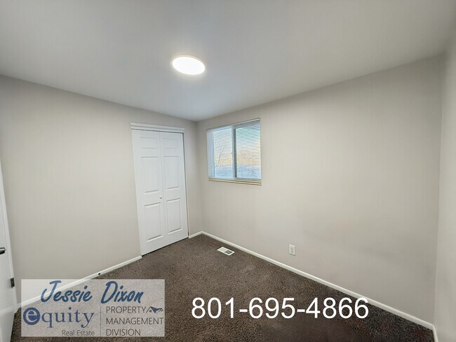 Building Photo - 364 Ann St