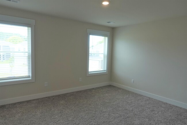 Building Photo - 100 Boren Wy