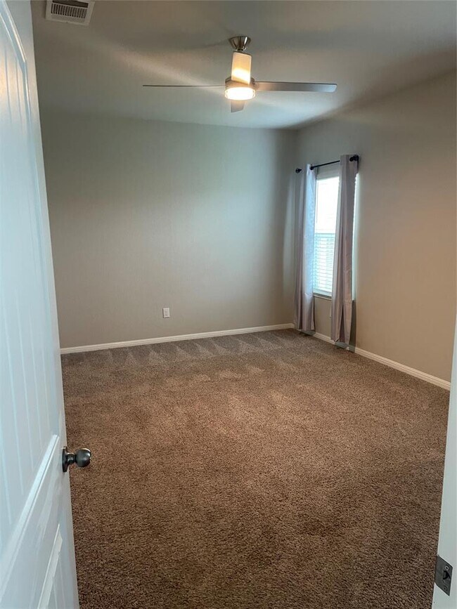 Building Photo - 317 Bremen St