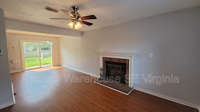 Building Photo - 809 Sutherland Arch