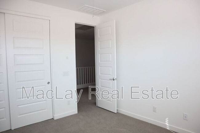Building Photo - 4077 S Sabrina Dr