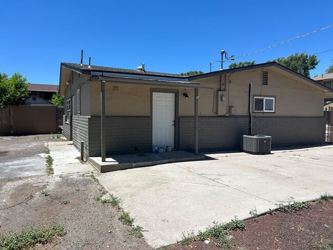 Building Photo - Move in Special!!  $500 off your first month for a lease signed by August 15, 2026 !!!Single leve...