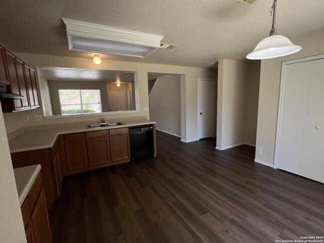 Building Photo - 10118 Figaro Canyon