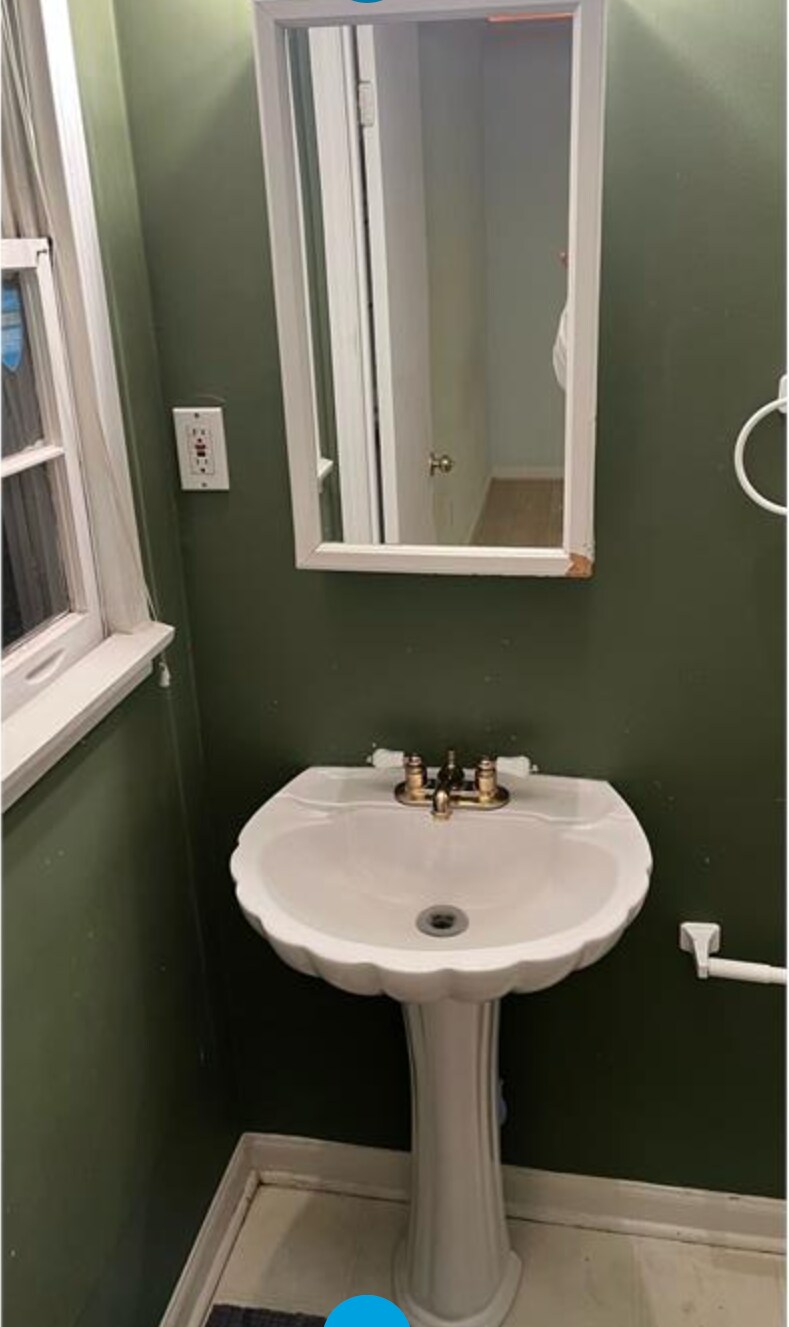 MASTER BATH 2 - 5936 Hammond Dr