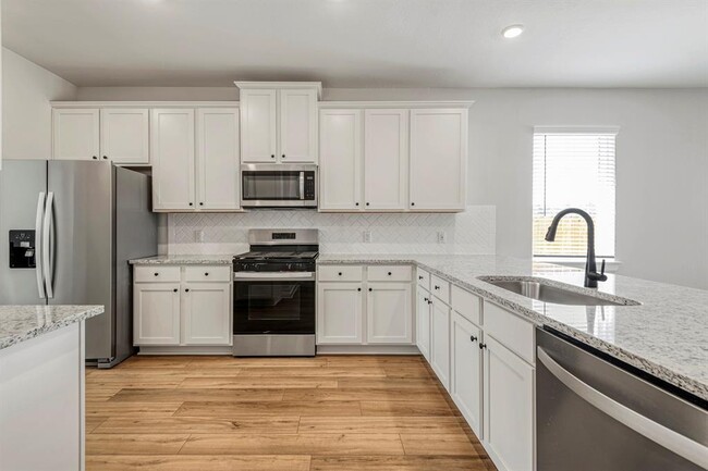 Building Photo - 15667 Honey Cv Dr