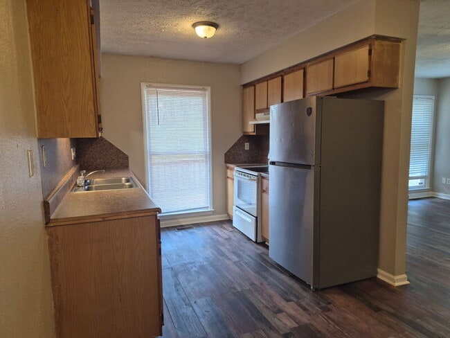 Building Photo - 6439 Green Meadow Rd