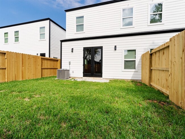 Building Photo - 4226 Sterling St