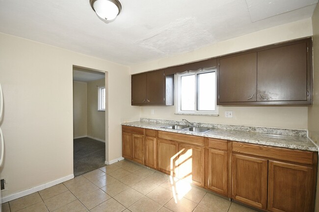 Building Photo - 3 Bedroom Home in Duquesne Available Now! ...