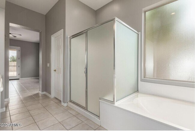 Building Photo - 1515 N Los Alamos Cir