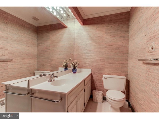 Building Photo - 63 Oak Knoll Dr