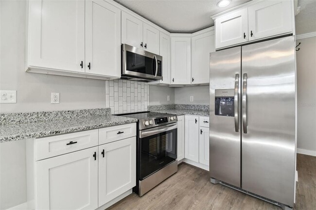 Building Photo - 535 W Palmeden Dr