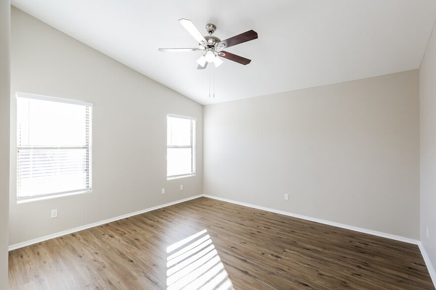 Building Photo - 250 W Juniper Ave