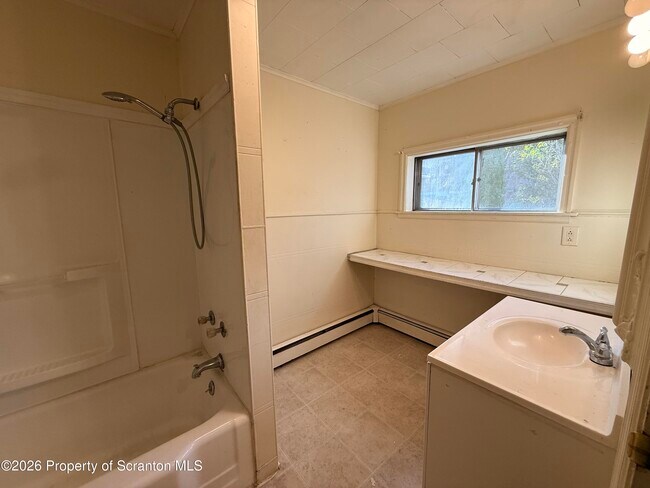 Building Photo - 947 Carmalt St