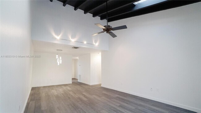 Building Photo - 3823 Estepona Ave