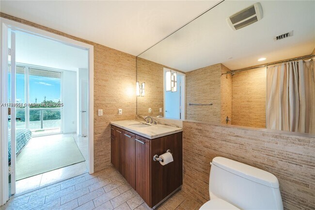 Building Photo - 50 Biscayne Blvd