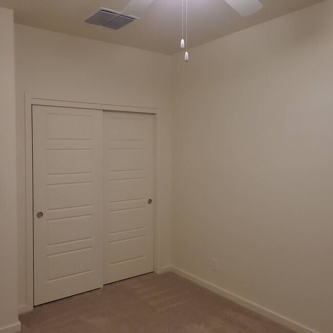Building Photo - Sunland Springs Village 55+ Community