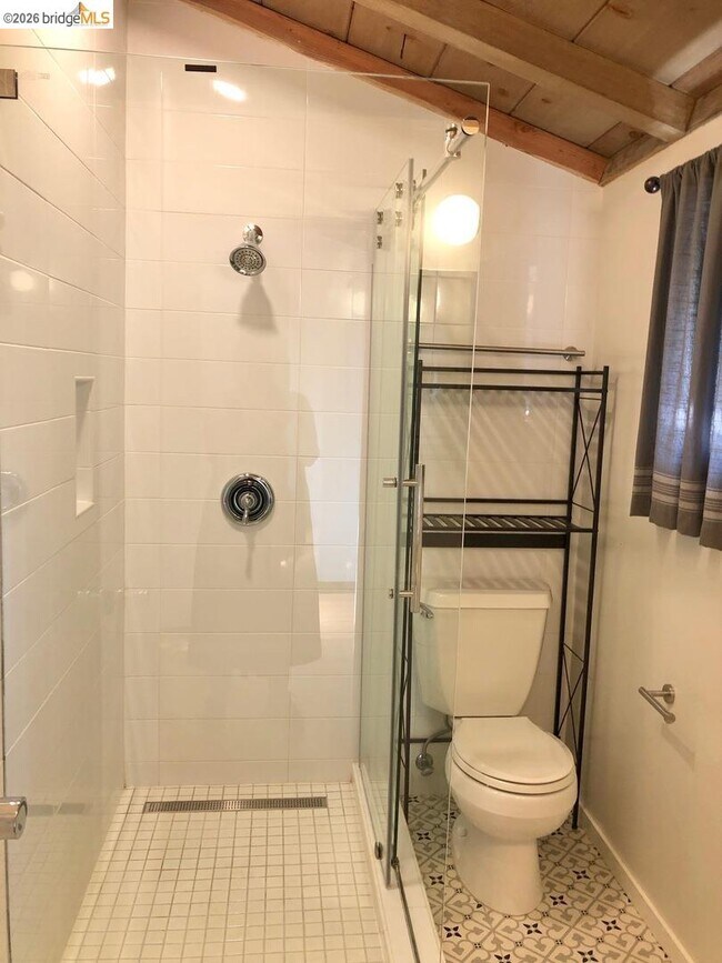 Building Photo - 21 Waverley Ct