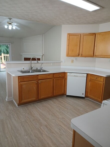 Building Photo - 578 Summerbrooke Ct