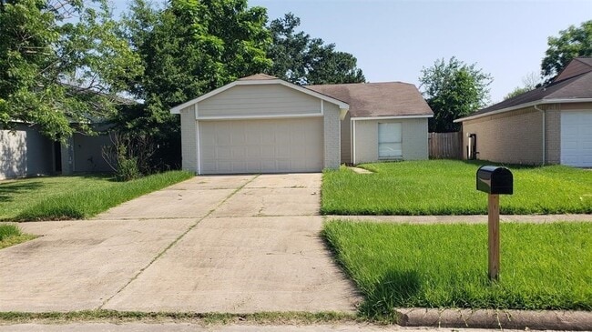 Building Photo - 19246 Cypress River Dr