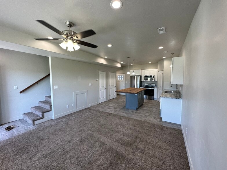 Building Photo - 187 Courthouse Way