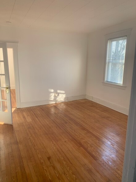 living room - 16 Paulison Ave