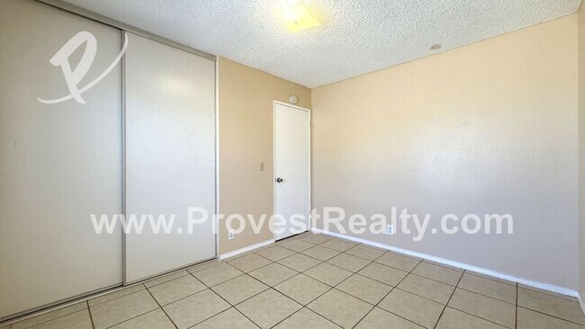 Building Photo - 16352 Vine St